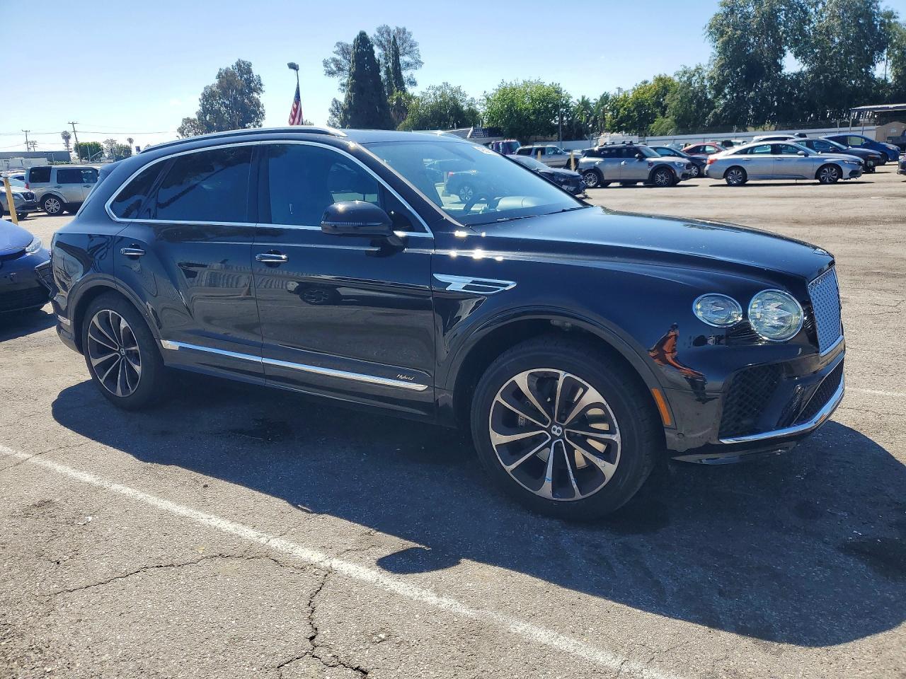 2021 Bentley Bentayga - Фото 4