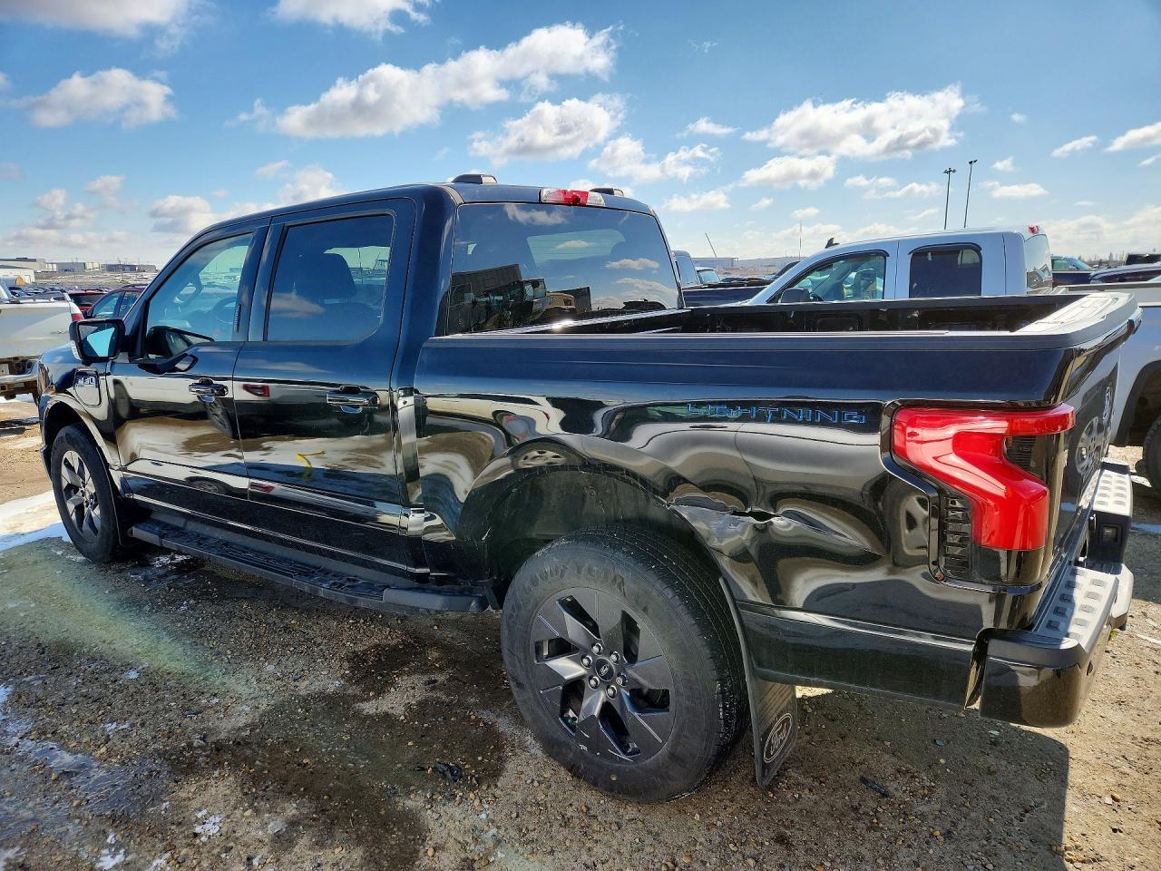 2024 Ford F150 Lightning Xlt - Фото 2