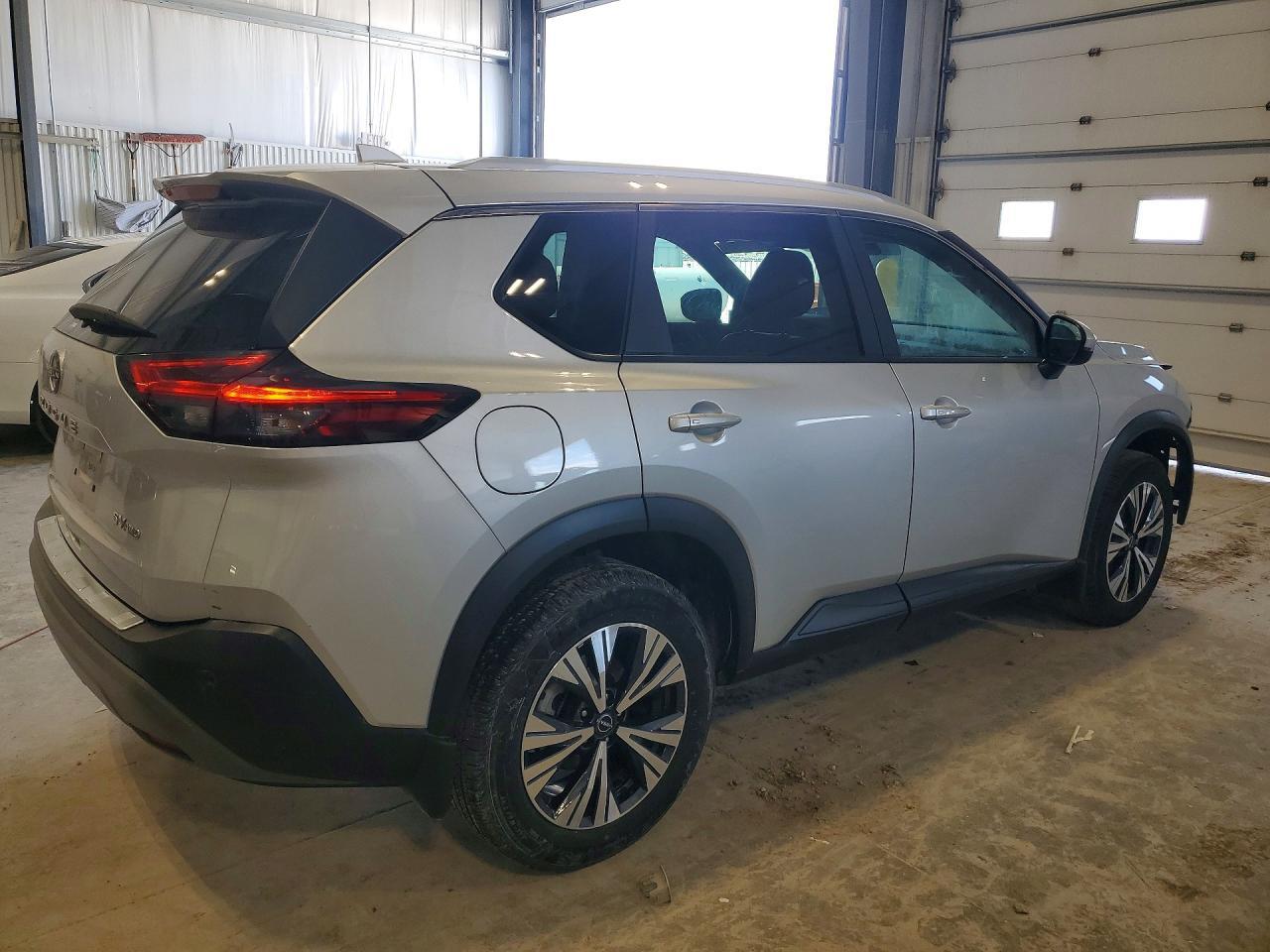 2023 Nissan Rogue Sv - Image 3