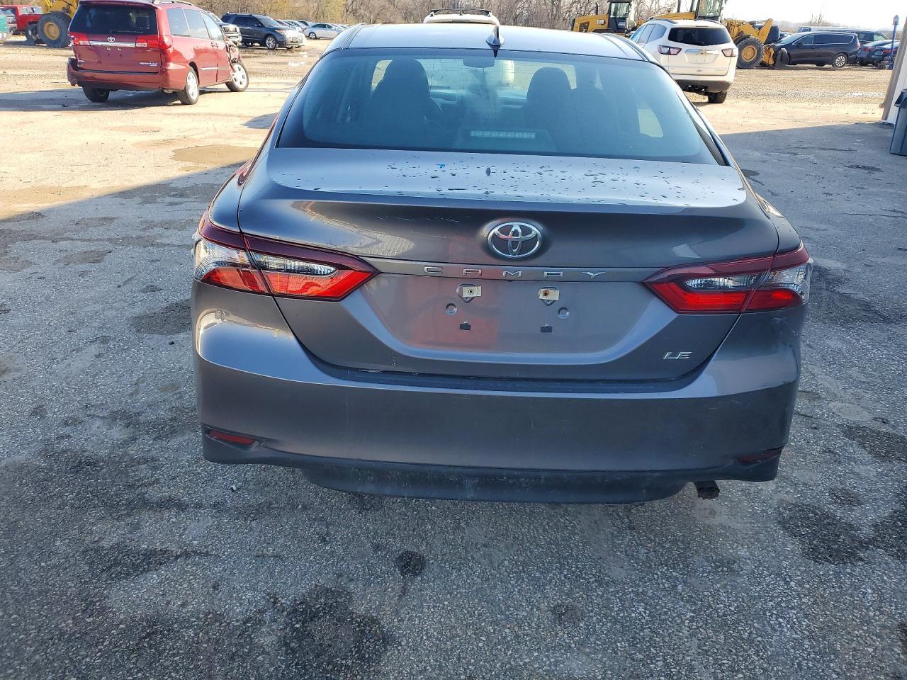 2022 Toyota Camry Le - Image 6