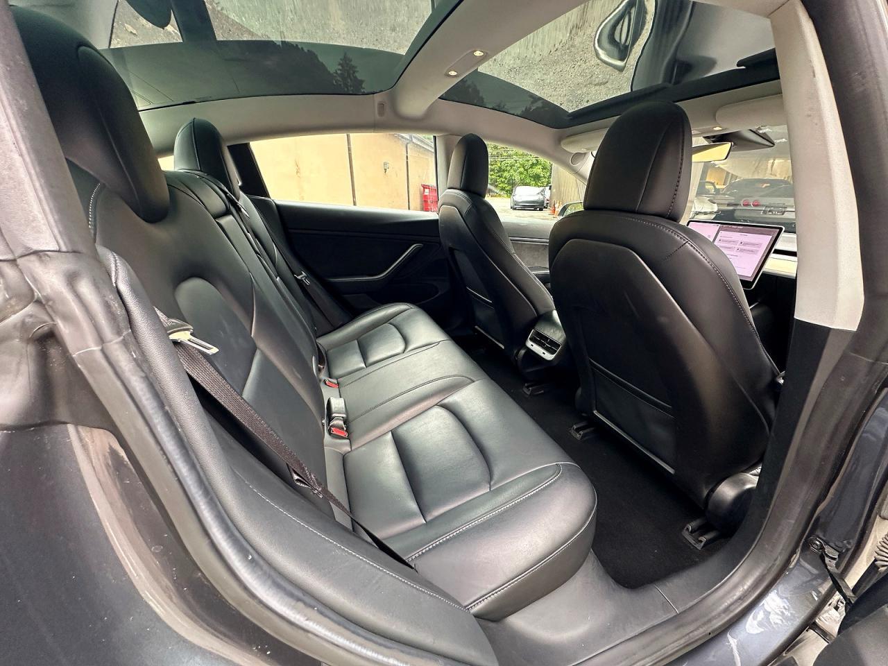 2018 Tesla Model 3 - Image 6