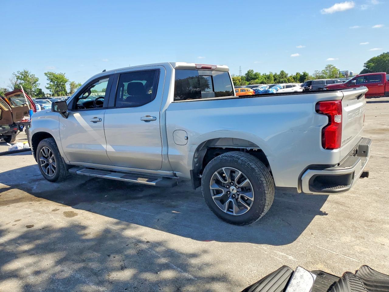 2020 Chevrolet Silverado C1500 Rst - Image 2
