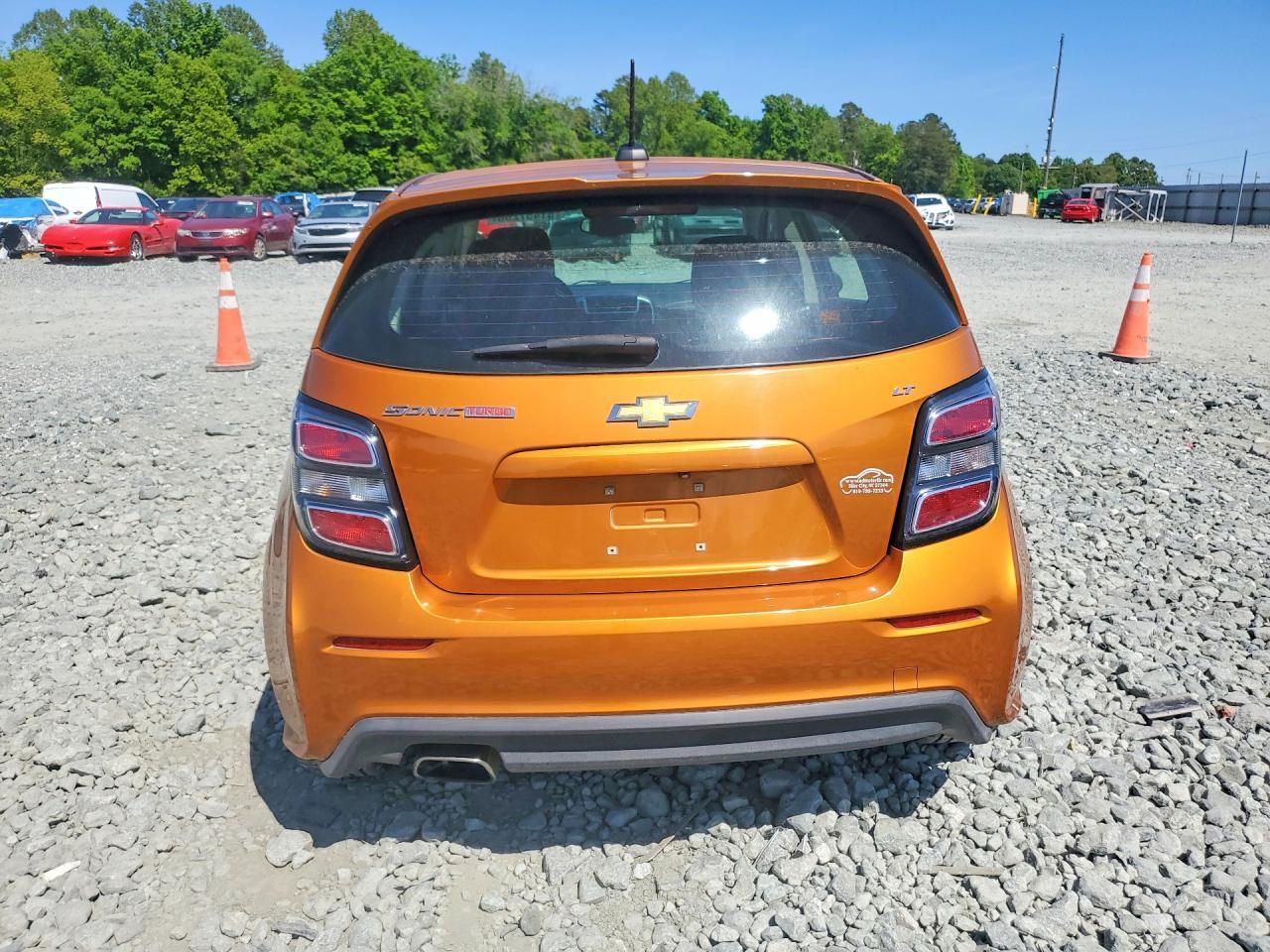 2017 Chevrolet Sonic Lt - Image 6