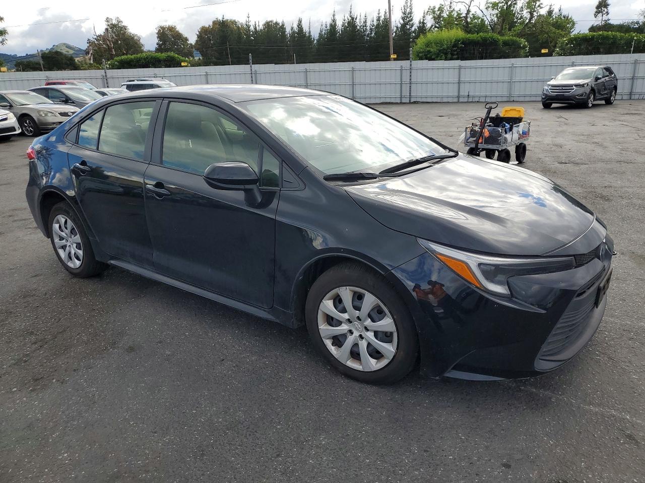 2023 Toyota Corolla Hybrid Le - Image 4
