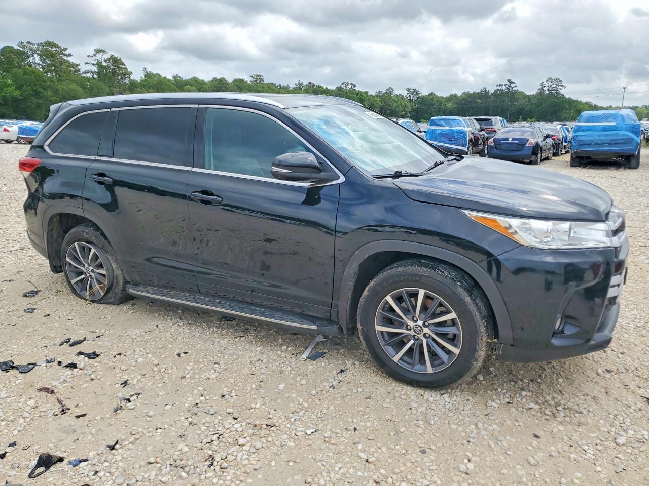 2017 Toyota Highlander Xle - Фото 4