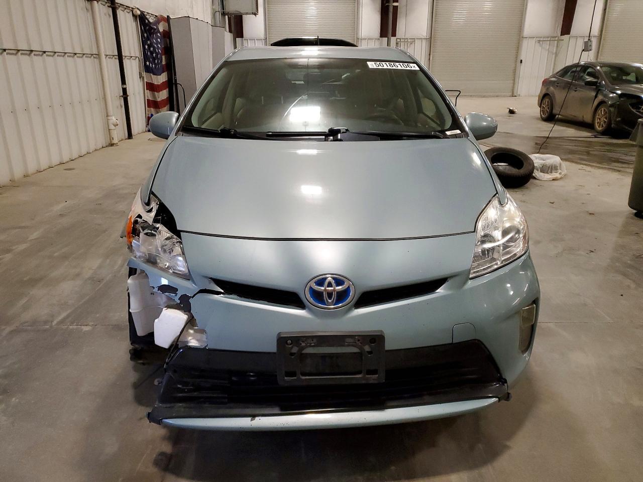 2013 Toyota Prius Three - Image 5