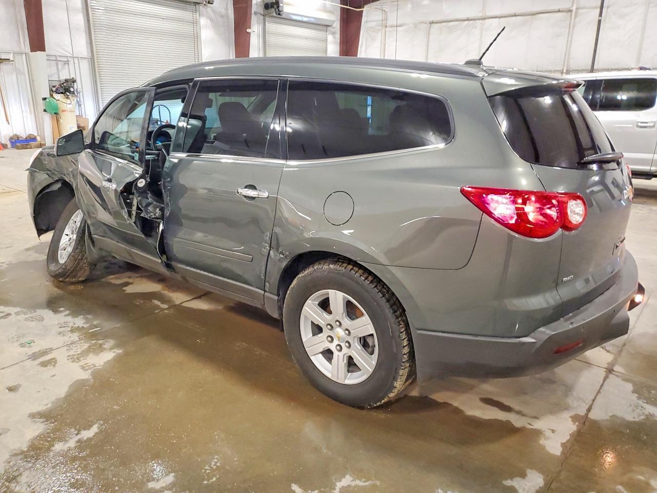 2011 Chevrolet Traverse Lt - Image 2