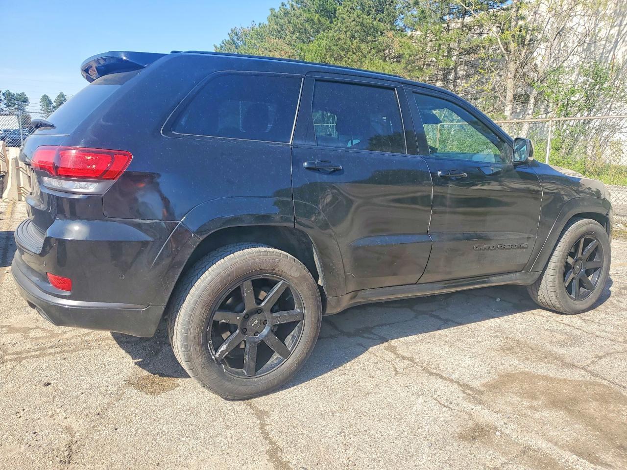 2021 Jeep Grand Cherokee Overland - Фото 3