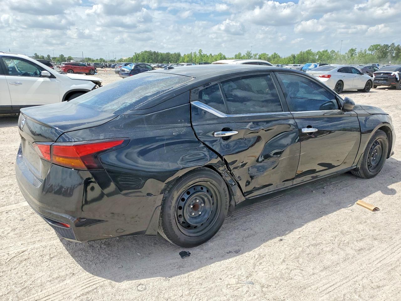 2020 Nissan Altima 2.5 S - Фото 3