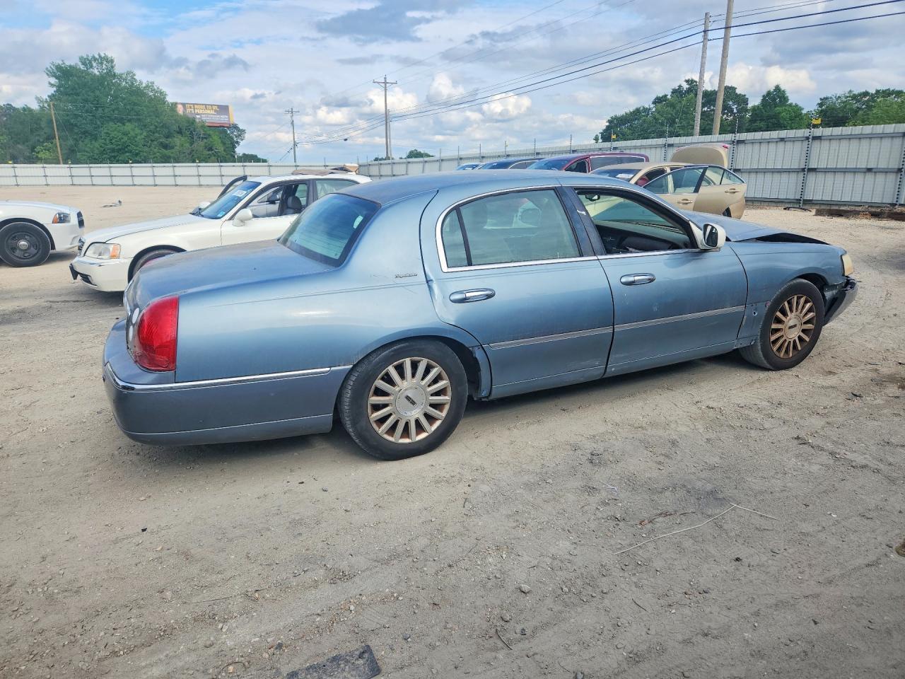 2004 Lincoln Town Car Executive - Фото 3