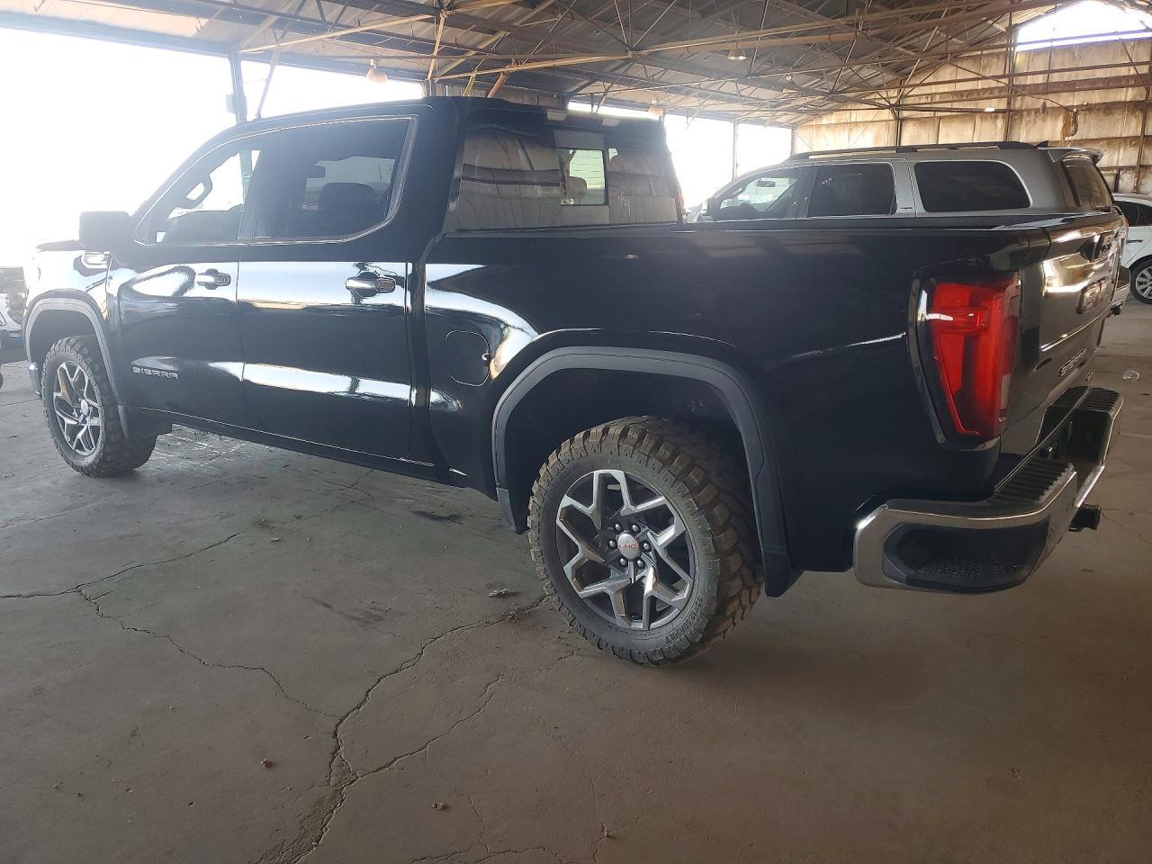 2024 GMC Sierra - Image 2