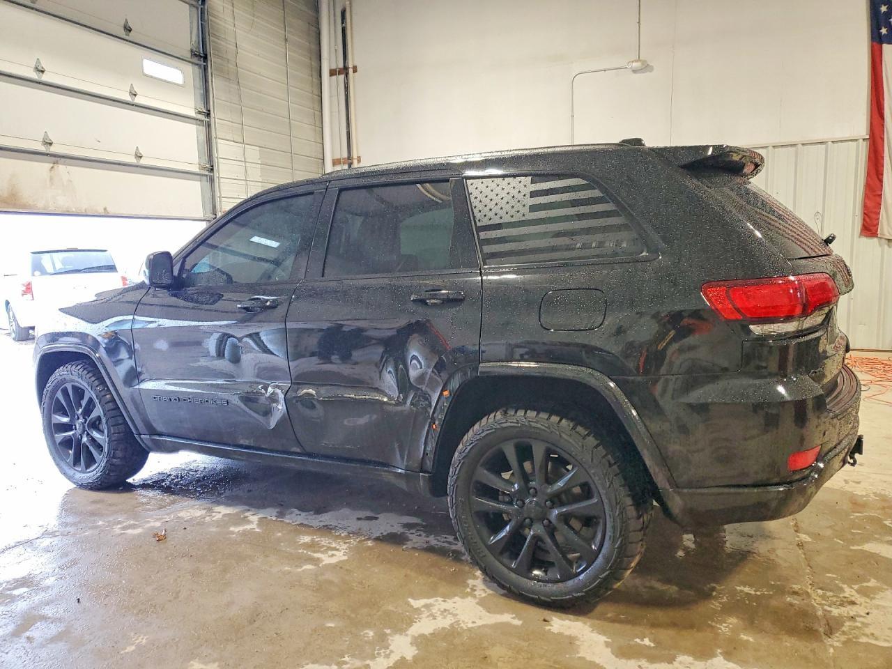 2017 Jeep Grand Cherokee Laredo - Фото 2