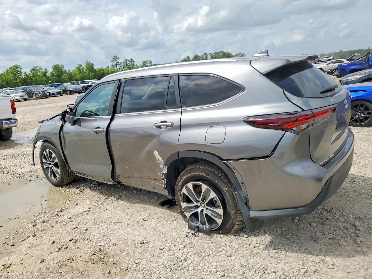 2026 Toyota Highla Xle - Фото 2