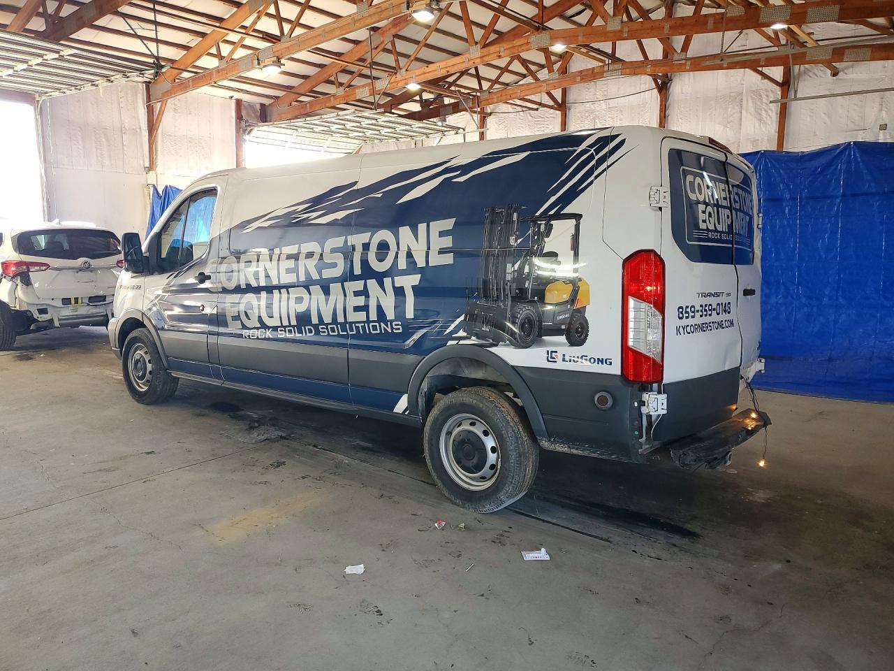 2015 Ford Econlin 250 Delivery Van - Image 2