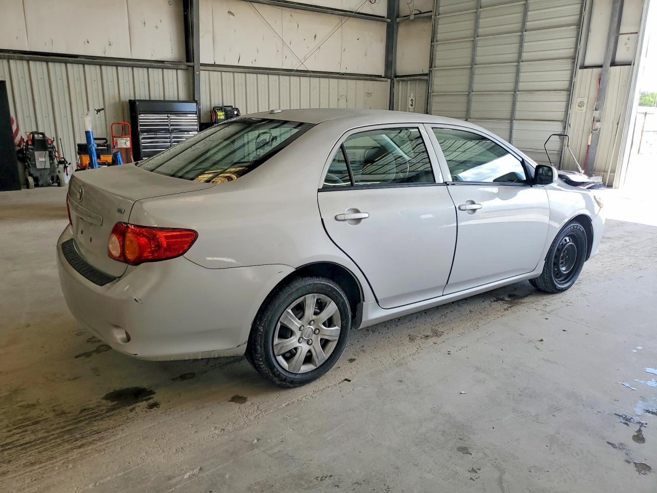 2010 Toyota Corolla Le - Image 3
