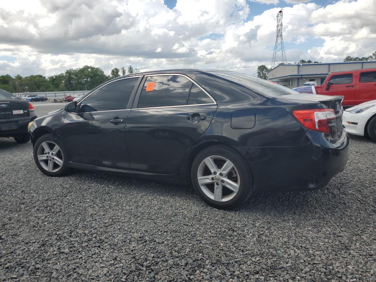 2014 Toyota Camry Se - Фото 2