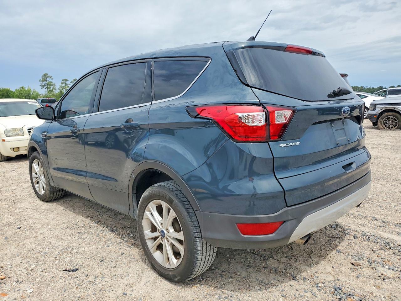 2019 Ford Escape Se - Image 2