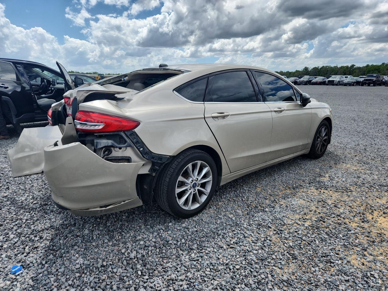 2017 Ford Fusion Se - Фото 3