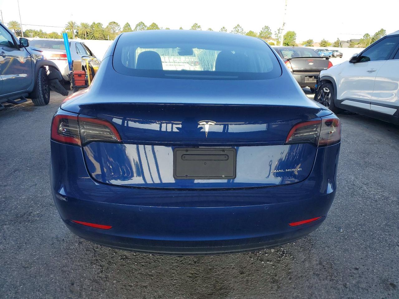 2020 Tesla Model 3 - Фото 6