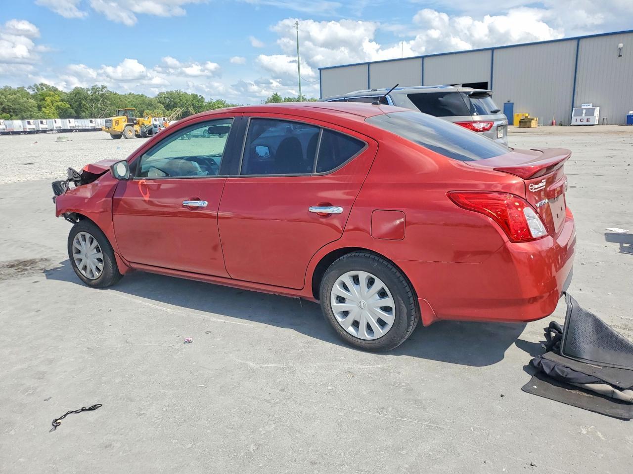 2018 Nissan Versa Sv - Image 2