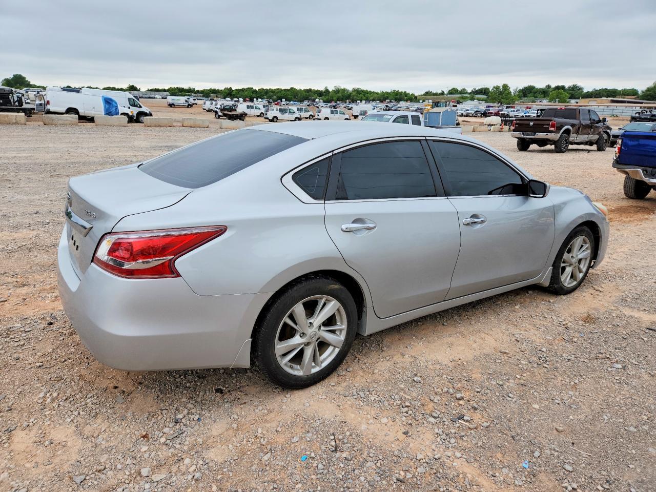 2013 Nissan Altima 3.5 S - Image 3