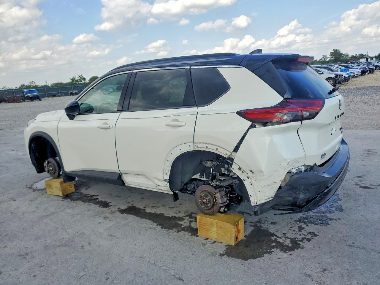 2023 Nissan Rogue Sv - Фото 2