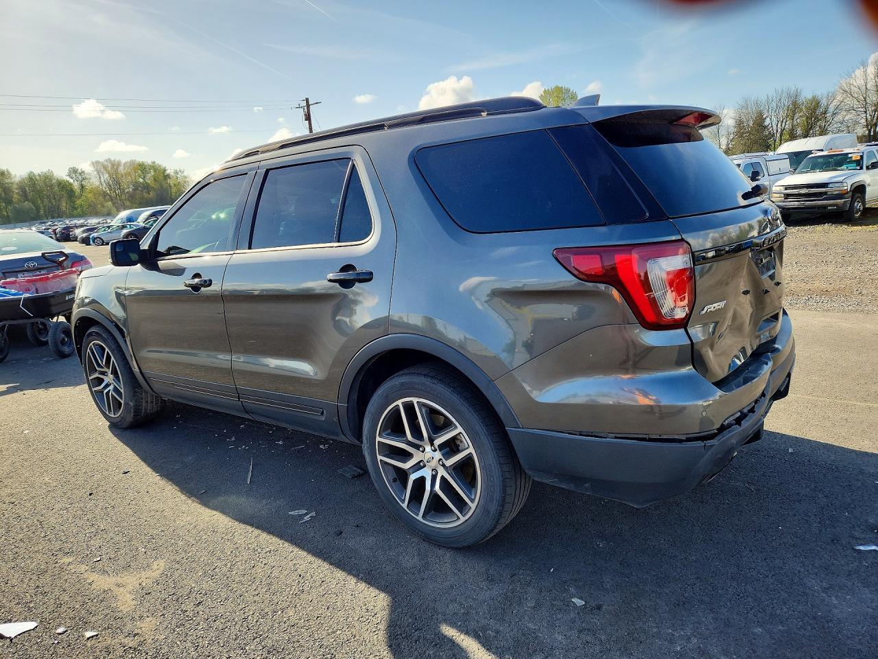 2017 Ford Explorer Sport - Фото 2