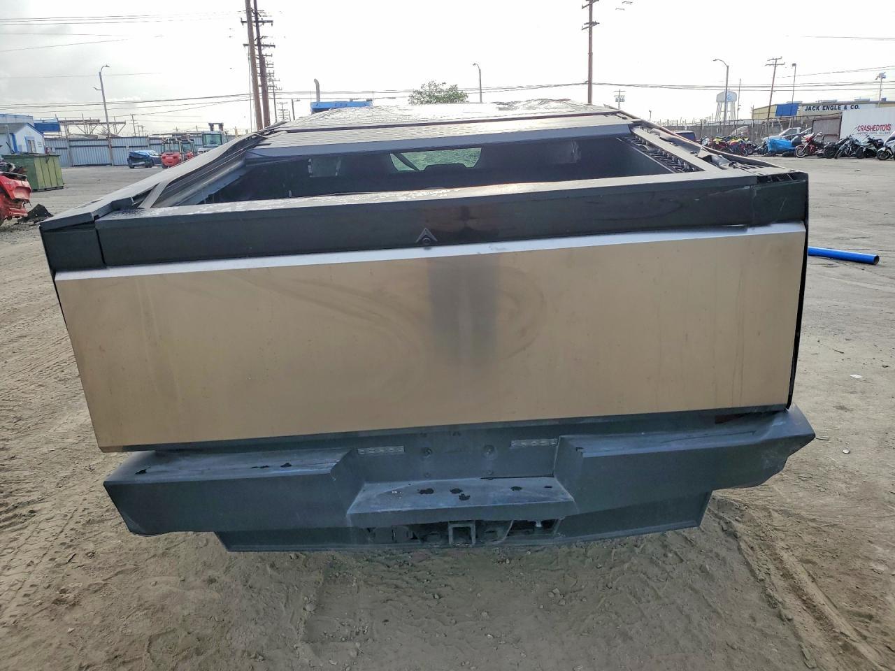 2025 Tesla Cybertruck - Image 6