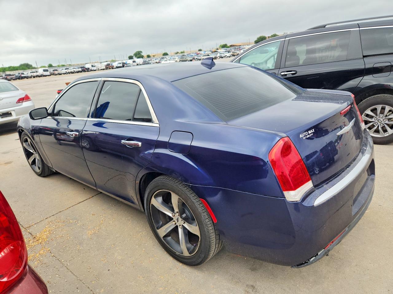2017 Chrysler 300C - Фото 2