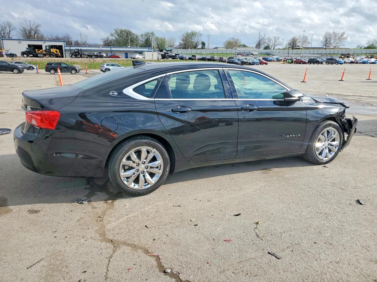 2017 Chevrolet Impala Lt - Image 3