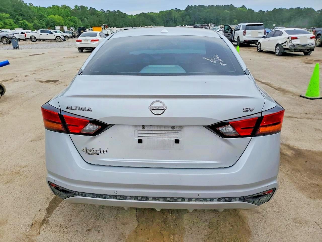 2023 Nissan Altima Sv - Image 6