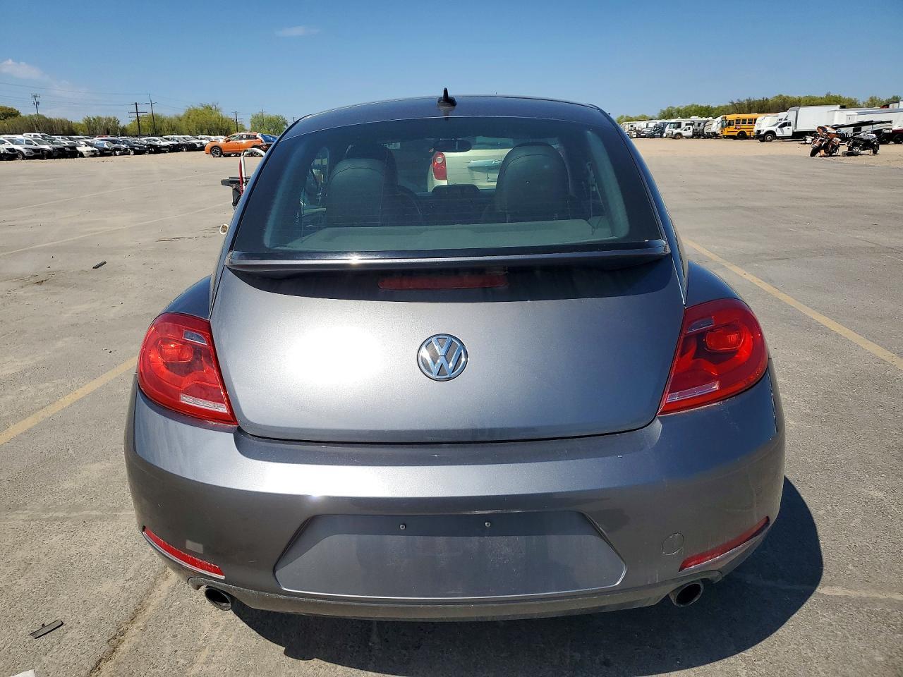 2012 Volkswagen Beetle Turbo - Фото 6