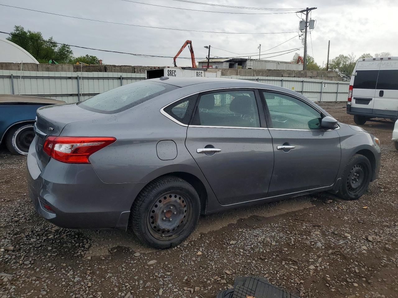 2017 Nissan Sentra - Image 3