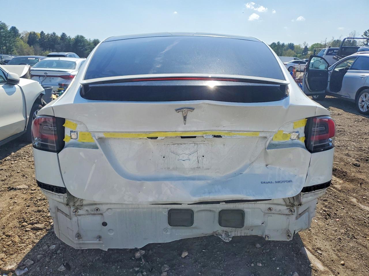 2020 Tesla Model X - Фото 6