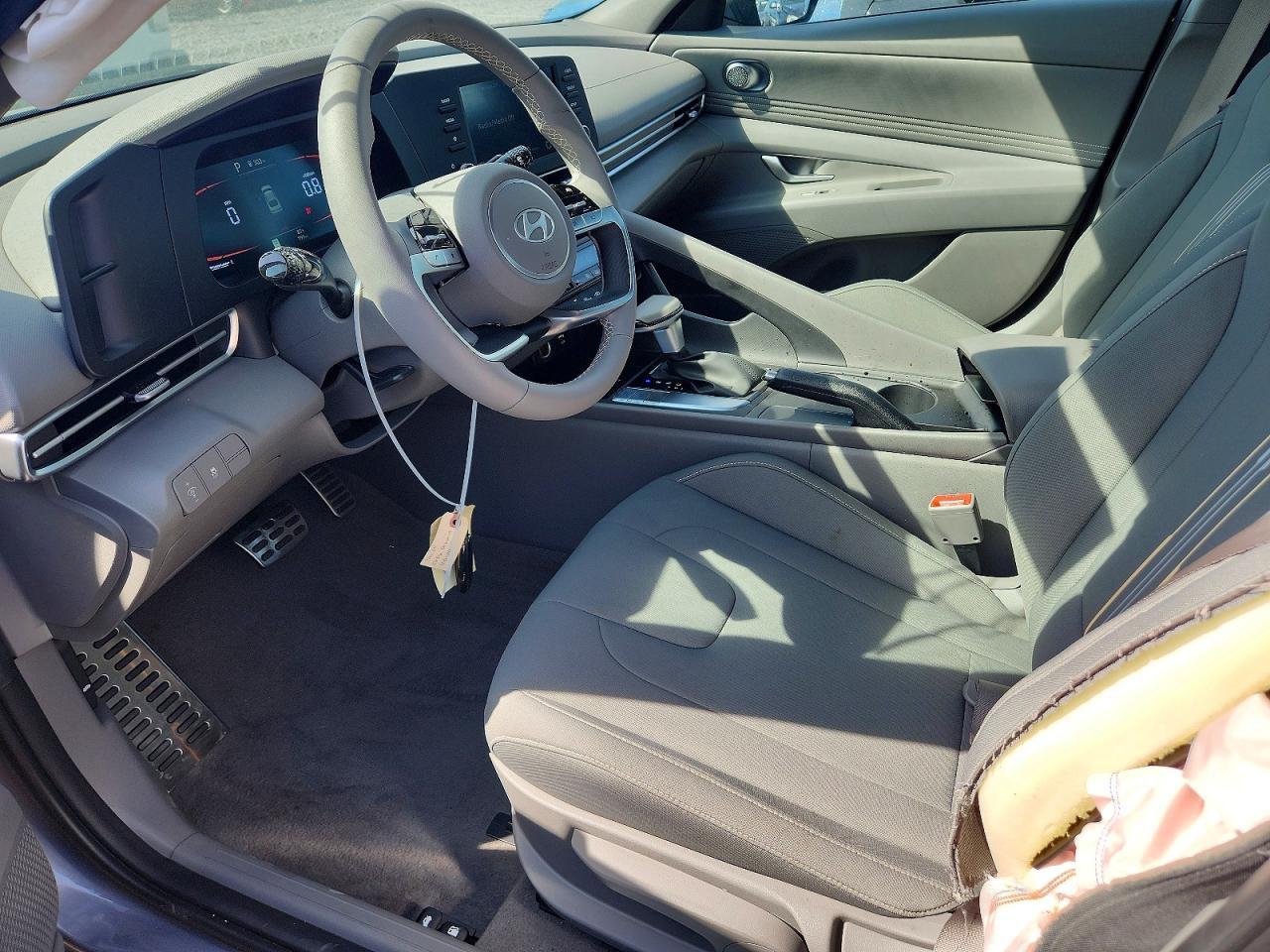 2026 Hyundai Elantra Sel Sport - Image 7