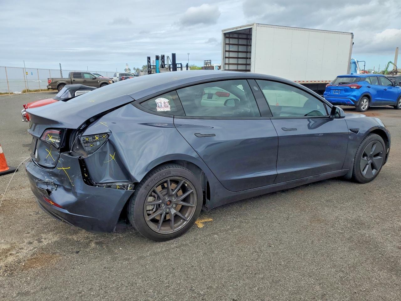 2023 Tesla Model 3 - Фото 3