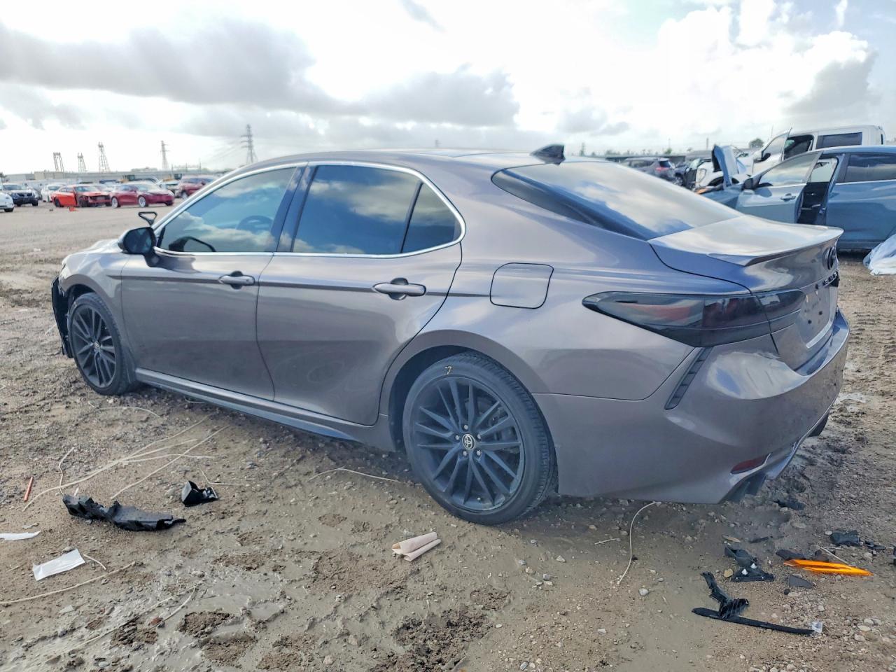 2023 Toyota Camry Xse - Image 2