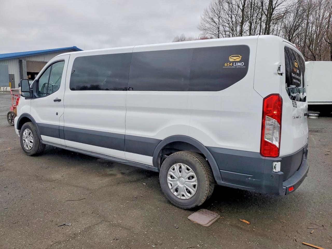 2022 Ford Trans - Image 2
