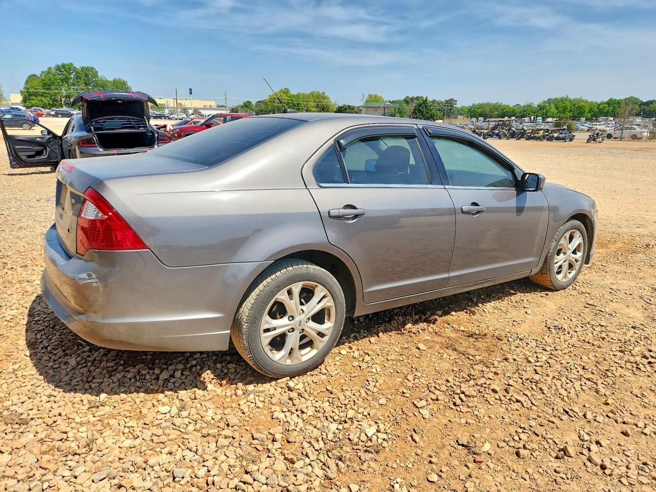 2012 Ford Fusion Se - Image 3