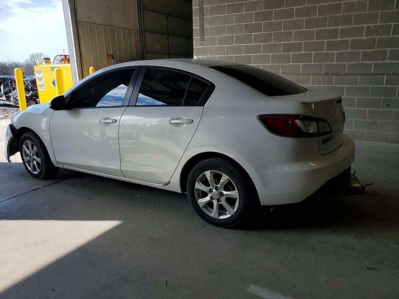 2010 Mazda 3 I - Фото 2