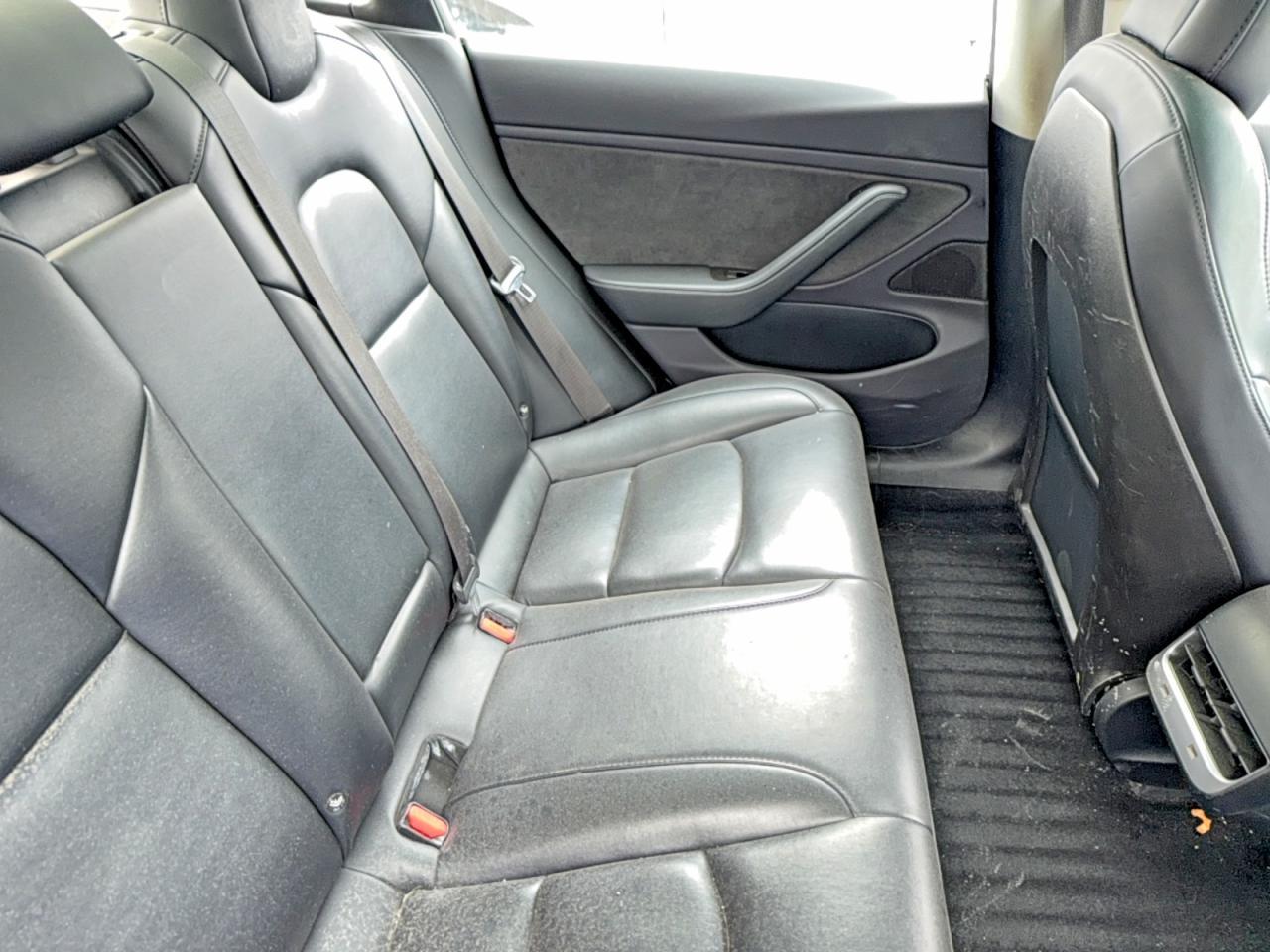 2018 Tesla Model 3 - Image 6