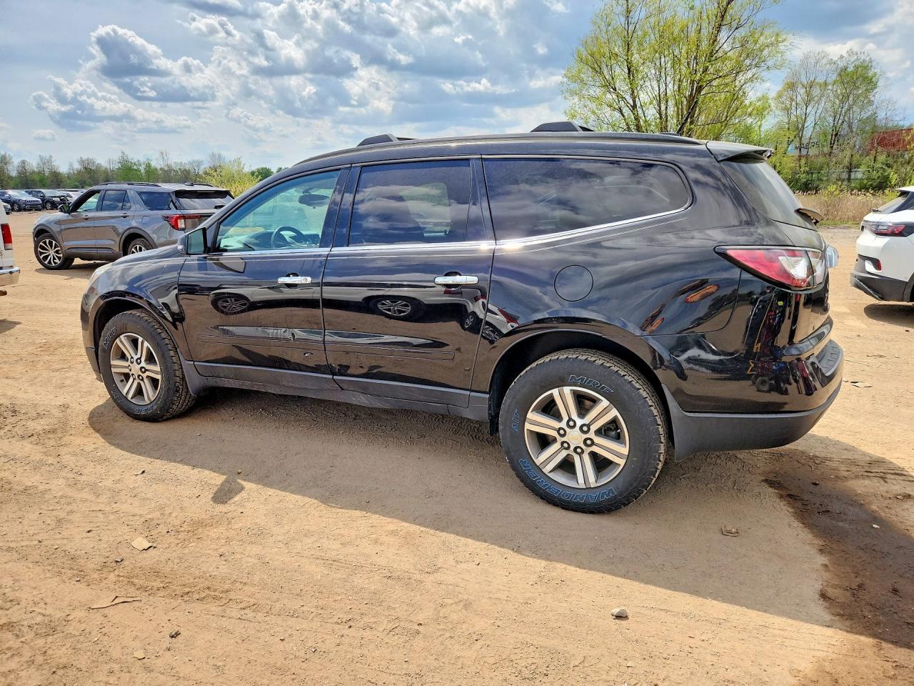 2016 Chevrolet Traverse Lt - Фото 2