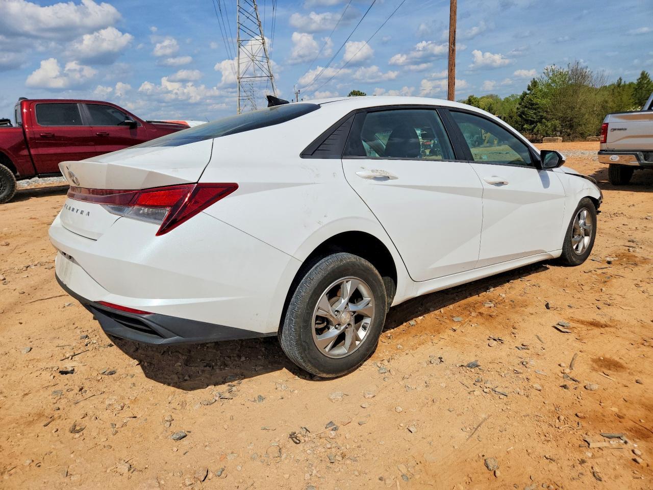 2021 Hyundai Elantra Se - Image 3