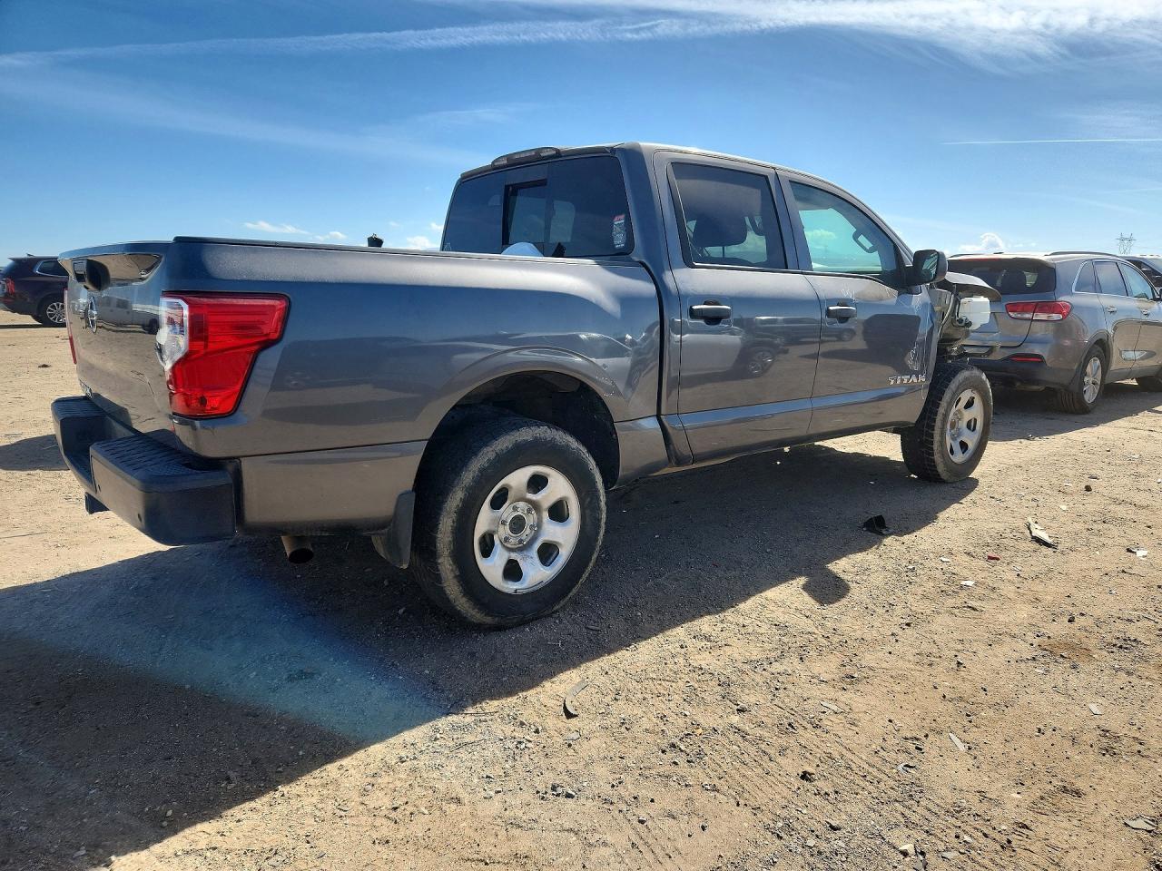 2021 Nissan Titan S - Фото 3