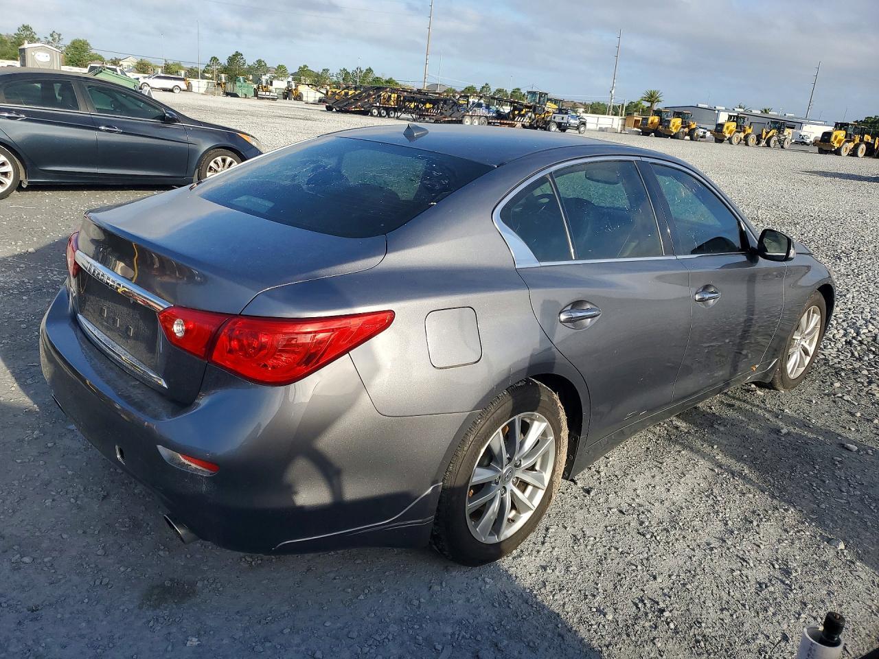 2017 Infiniti Q50 3.0T Premium - Image 3