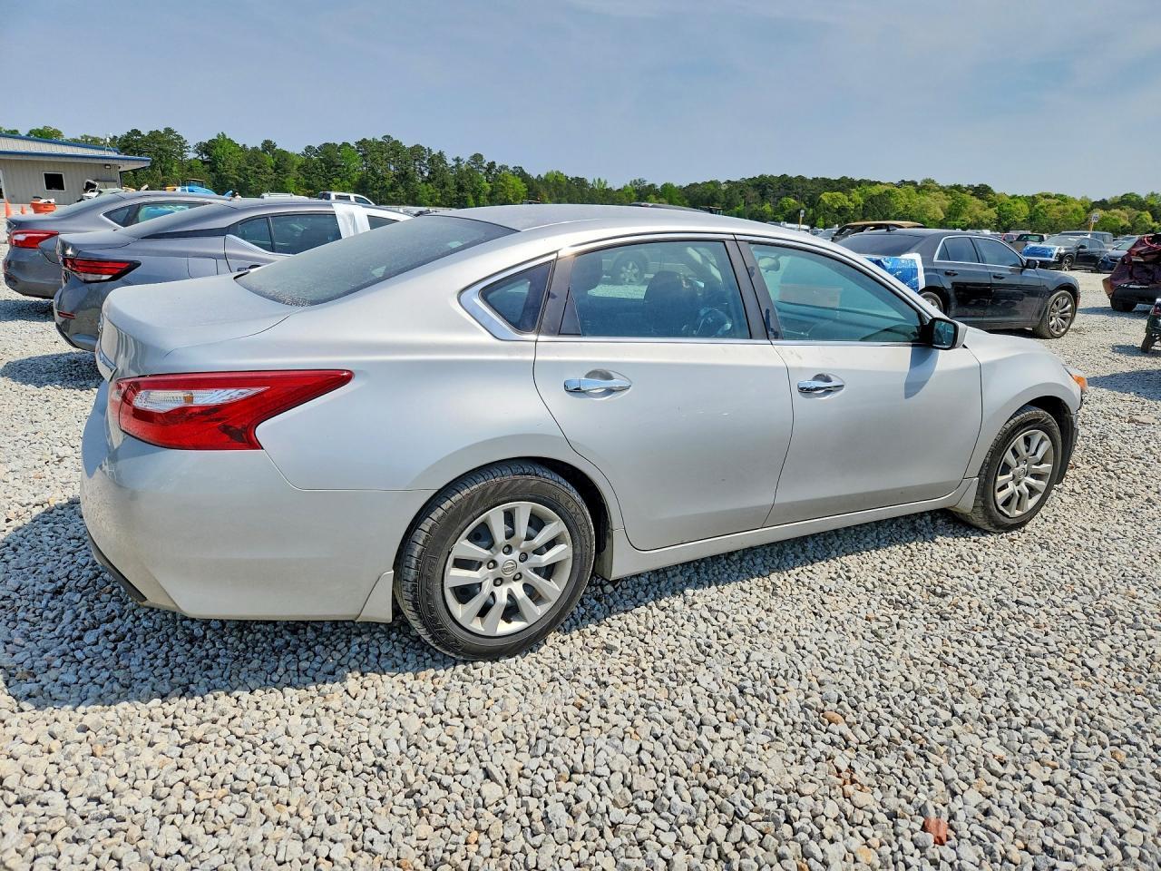 2016 Nissan Altima 2.5 S - Фото 3