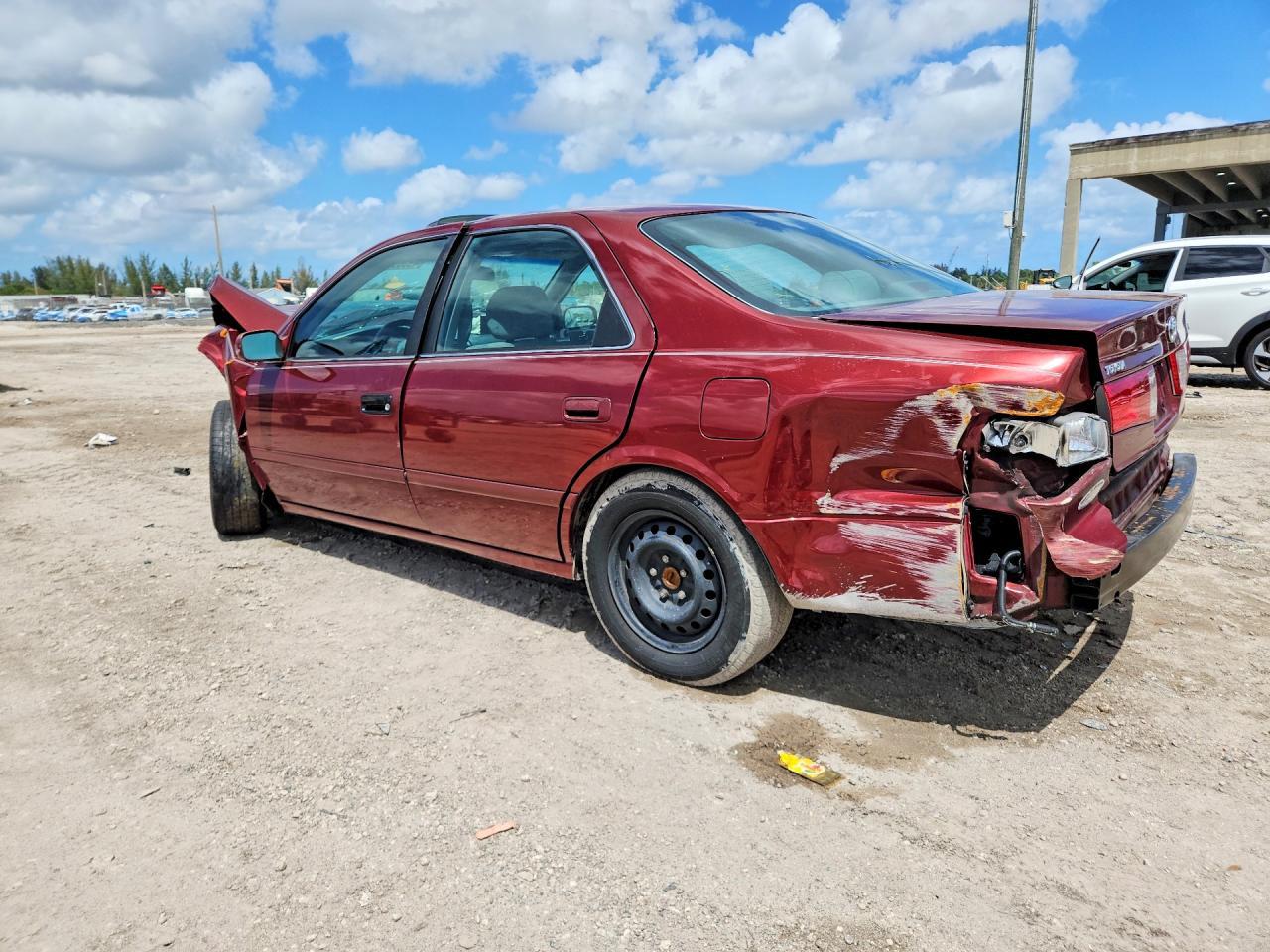 2000 Toyota Camry Le - Фото 2