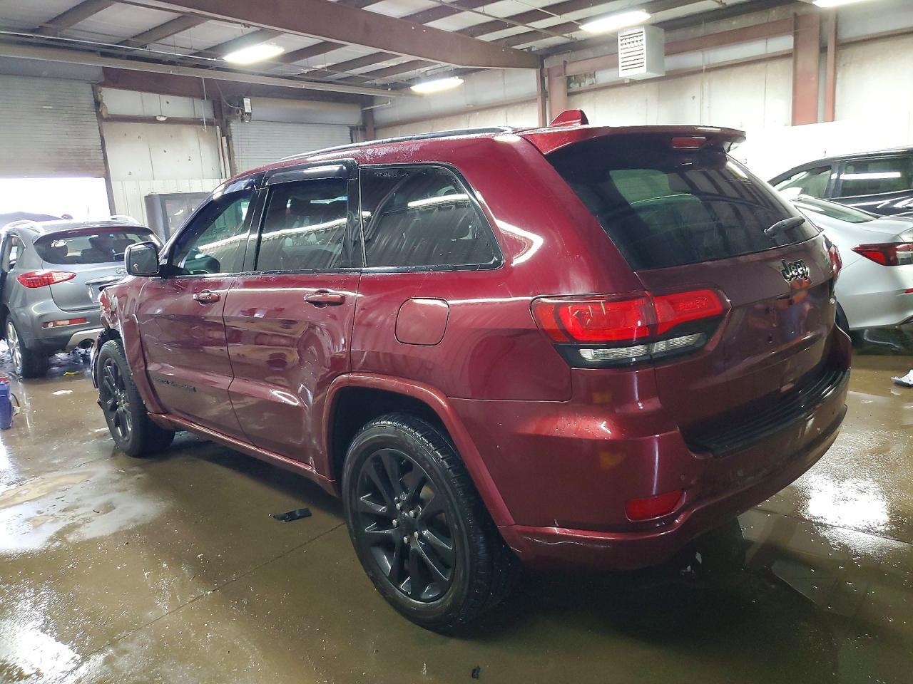 2017 Jeep Grand Cherokee Laredo - Фото 2