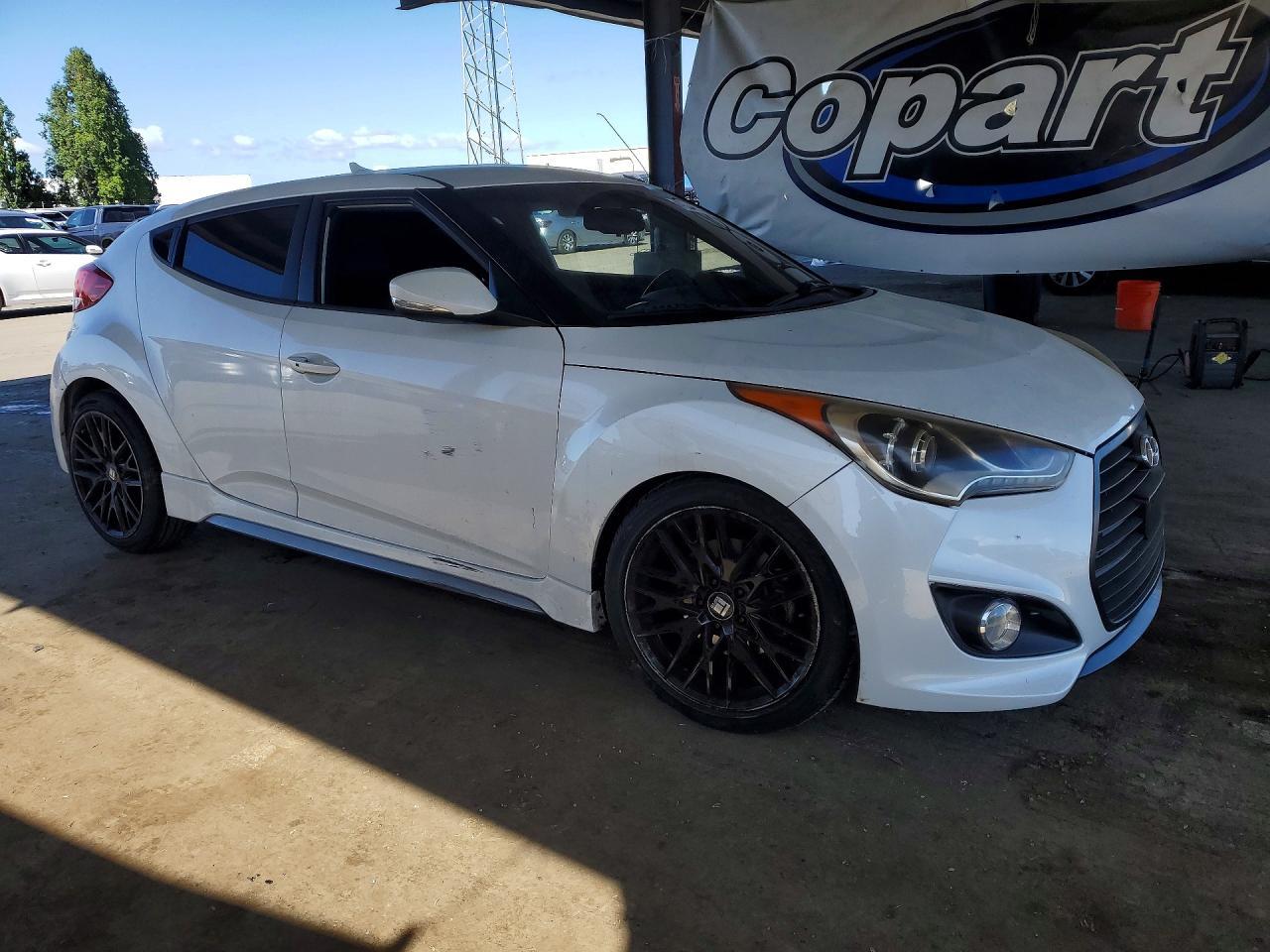2015 Hyundai Veloster Turbo - Image 4