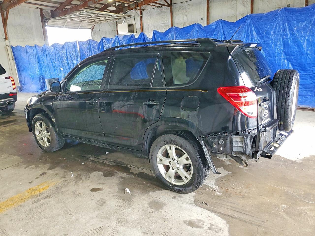 2011 Toyota Rav4 4D - Фото 2
